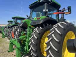 2025 John Deere 8R 340 Image