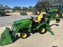 2023 John Deere 1025R Image