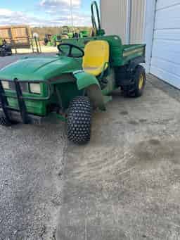 1995 John Deere 4X2 Image