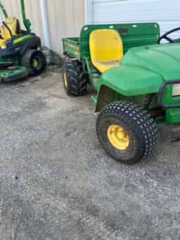 1995 John Deere 4X2 Image