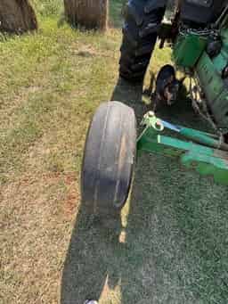 1986 John Deere 2950 Image