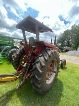 1970 Farmall Farmall 806 Image