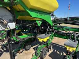 2019 Precision Planting 1725 Image