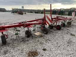 2021 Buhler RT424VTFK Image