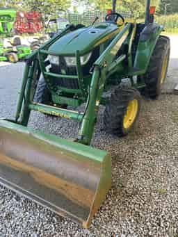 2015 John Deere 4052M Image