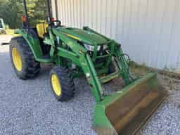 2015 John Deere 4052M Image