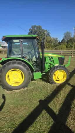 2022 John Deere 5075E Image