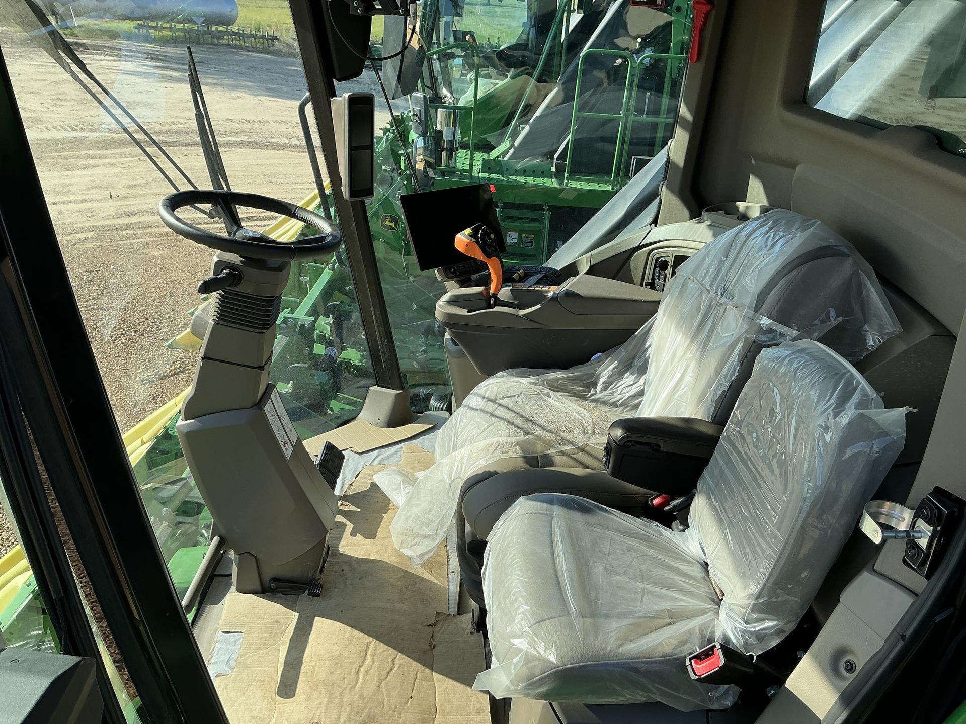 2024 John Deere CP770 Image