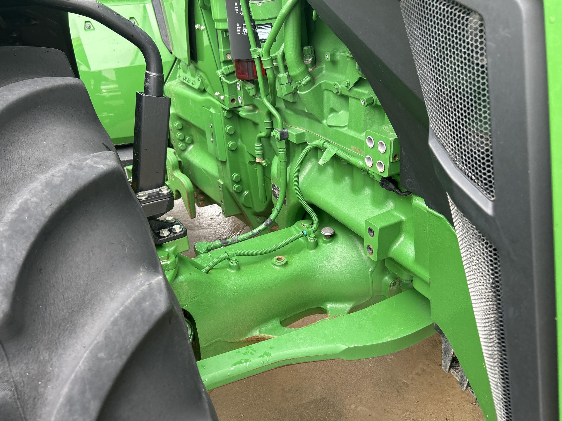 2023 John Deere 8R 280 Image