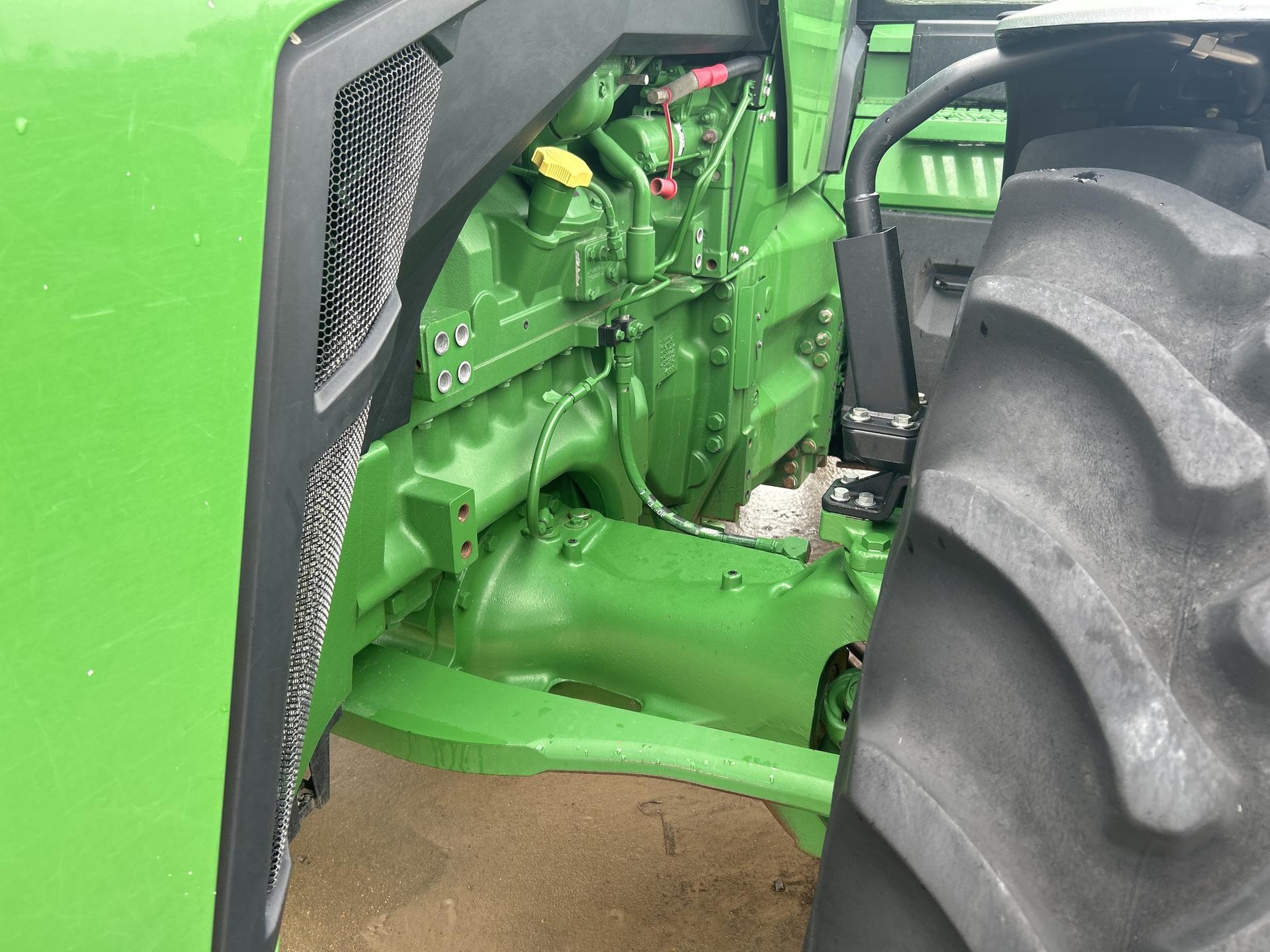 2023 John Deere 8R 280 Image