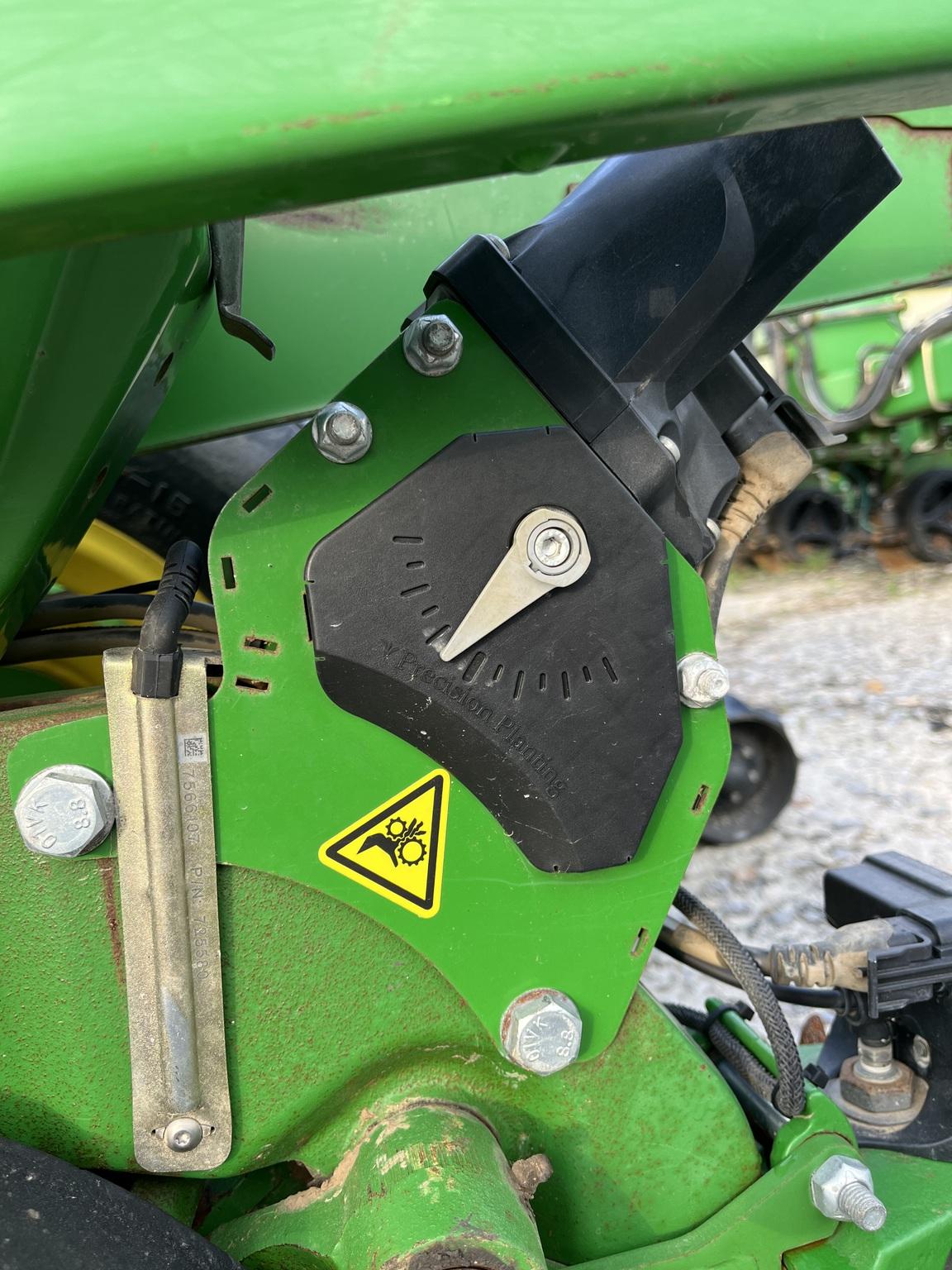 2019 Precision Planting JD 1720 XP CUSTOM Image