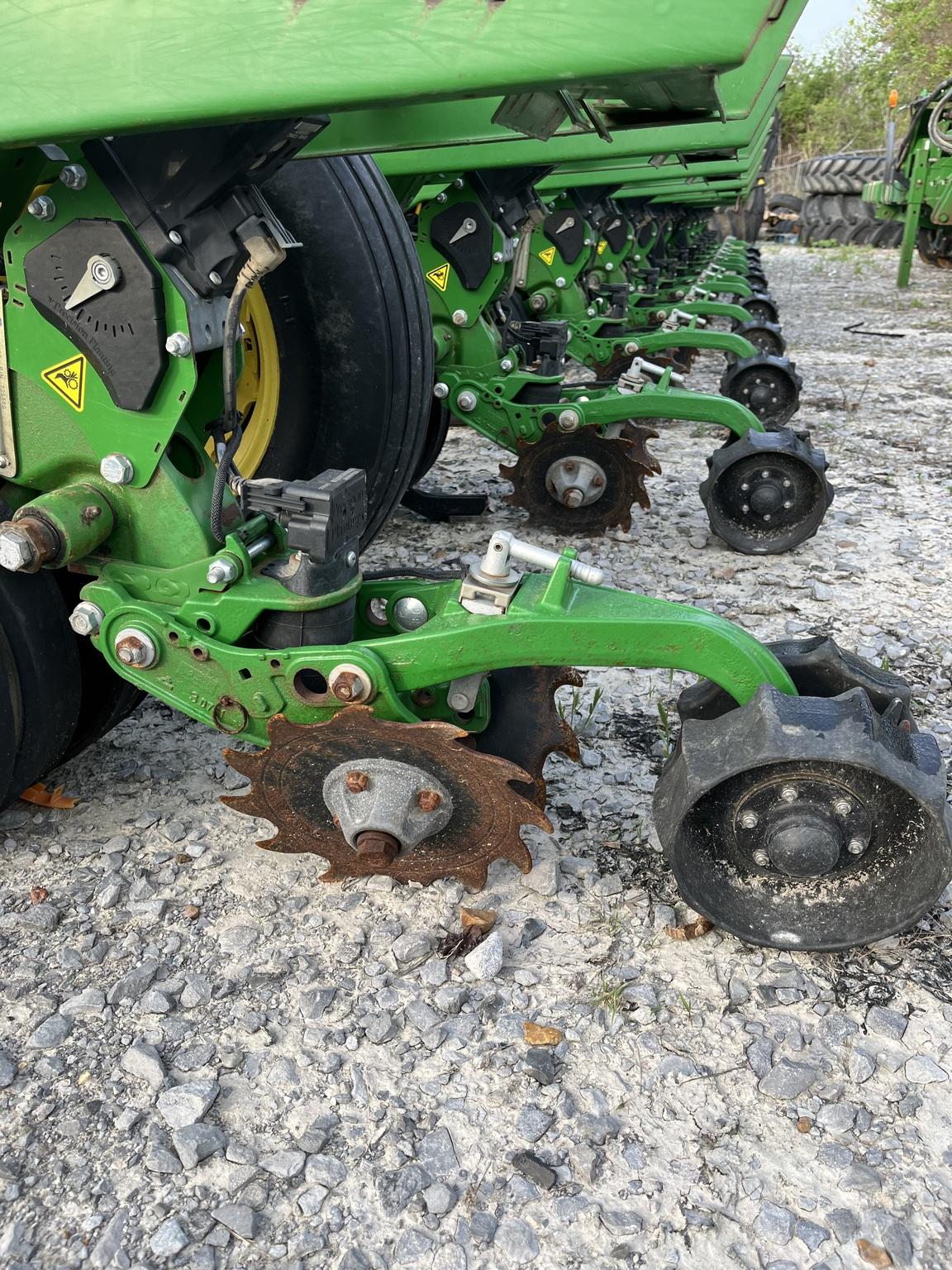 2019 Precision Planting JD 1720 XP CUSTOM Image