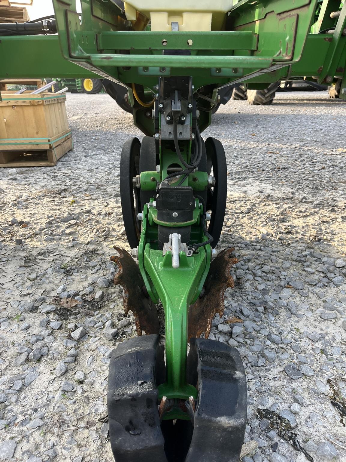 2019 Precision Planting JD 1720 XP CUSTOM Image