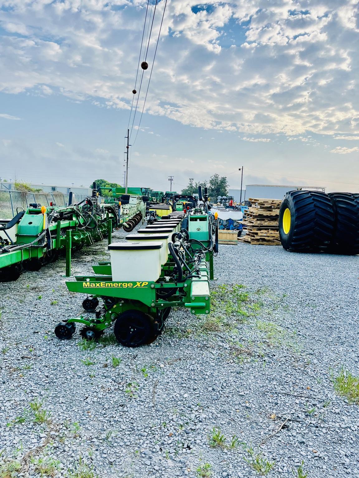 2019 Precision Planting JD 1720 XP CUSTOM Image