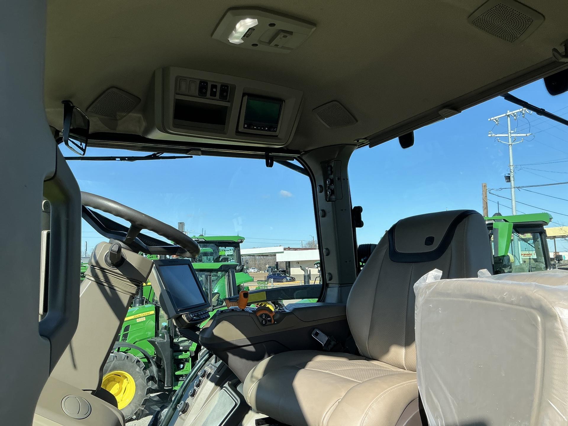 2024 John Deere 8R 340 Image