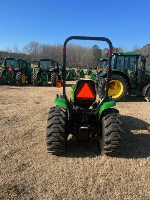 2005 John Deere 3320 Image