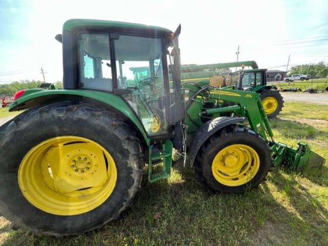 2011 John Deere 6430 Image