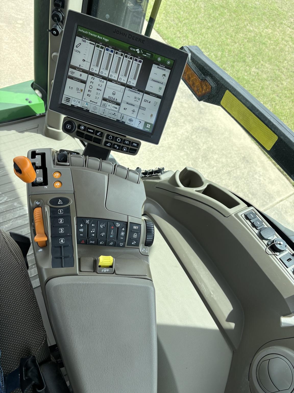2024 John Deere 8RT 340 Image