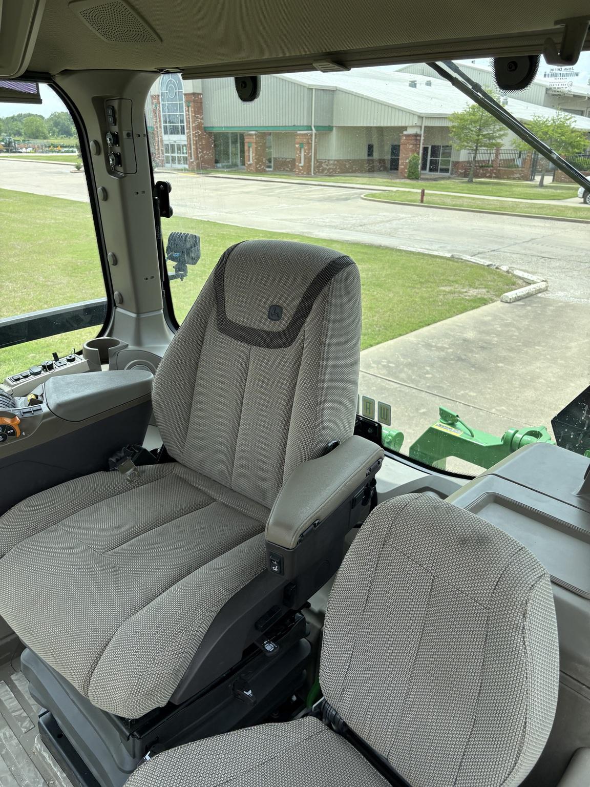 2024 John Deere 8RT 340 Image