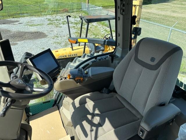 2023 John Deere 8R 280 Image