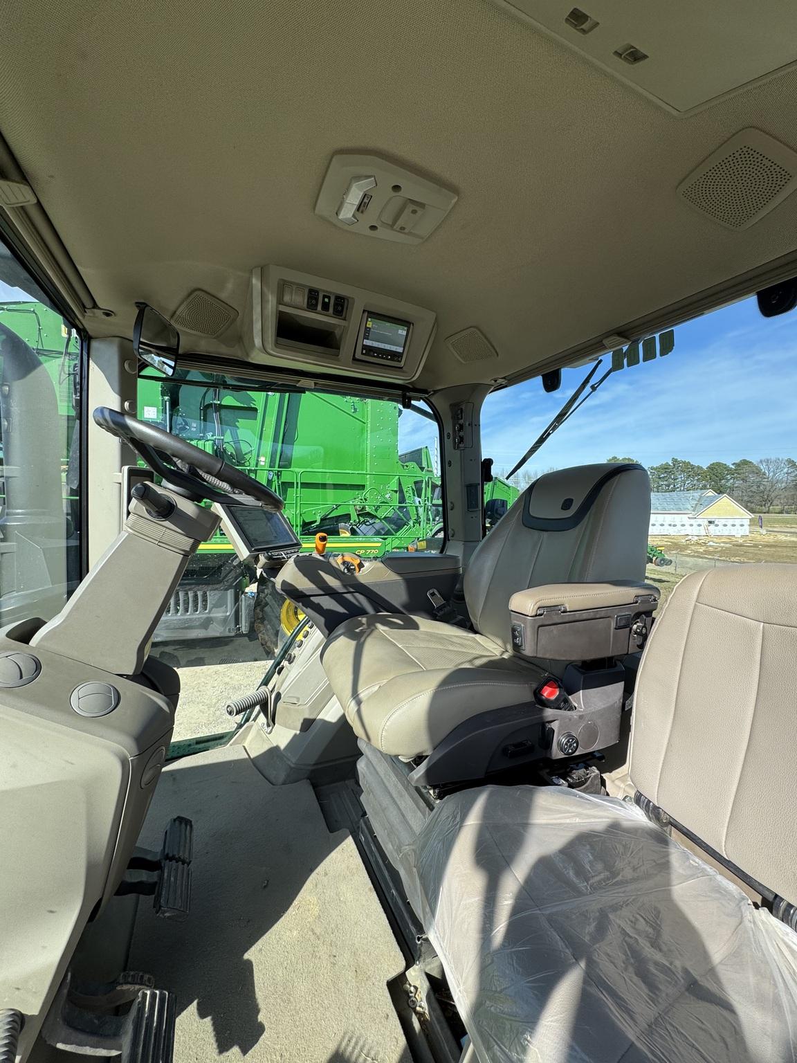 2023 John Deere 8R 280 Image