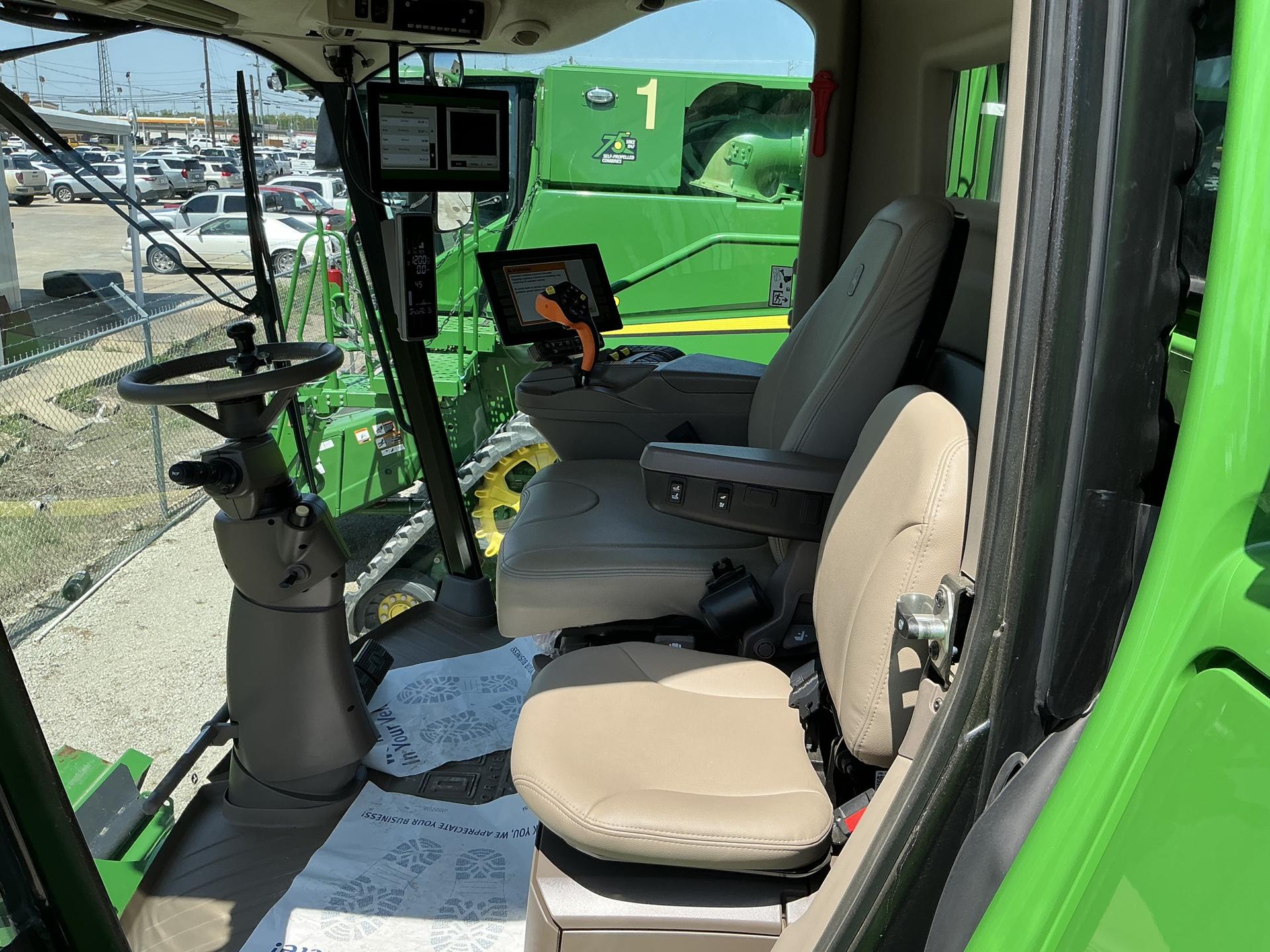 2024 John Deere S780 Image