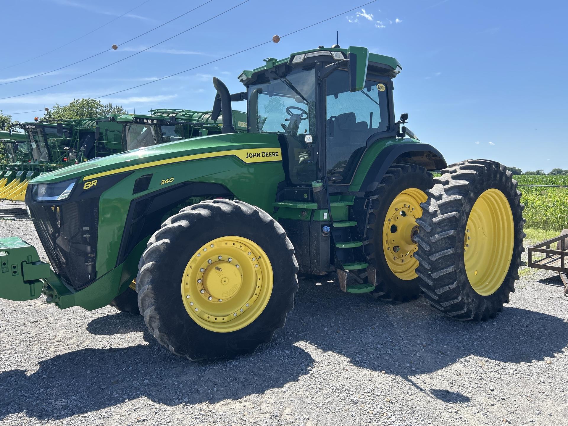 2022 John Deere 8R 340 Image