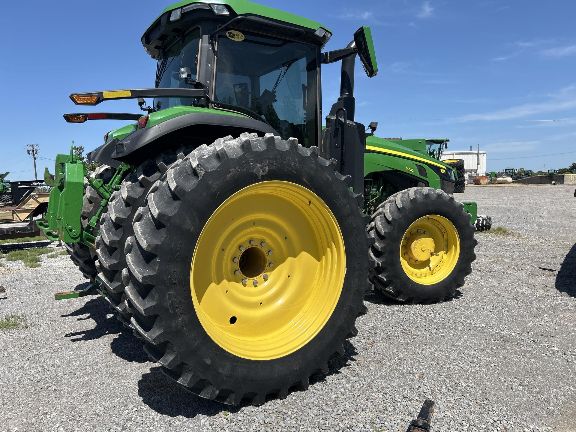 2022 John Deere 8R 340 Image