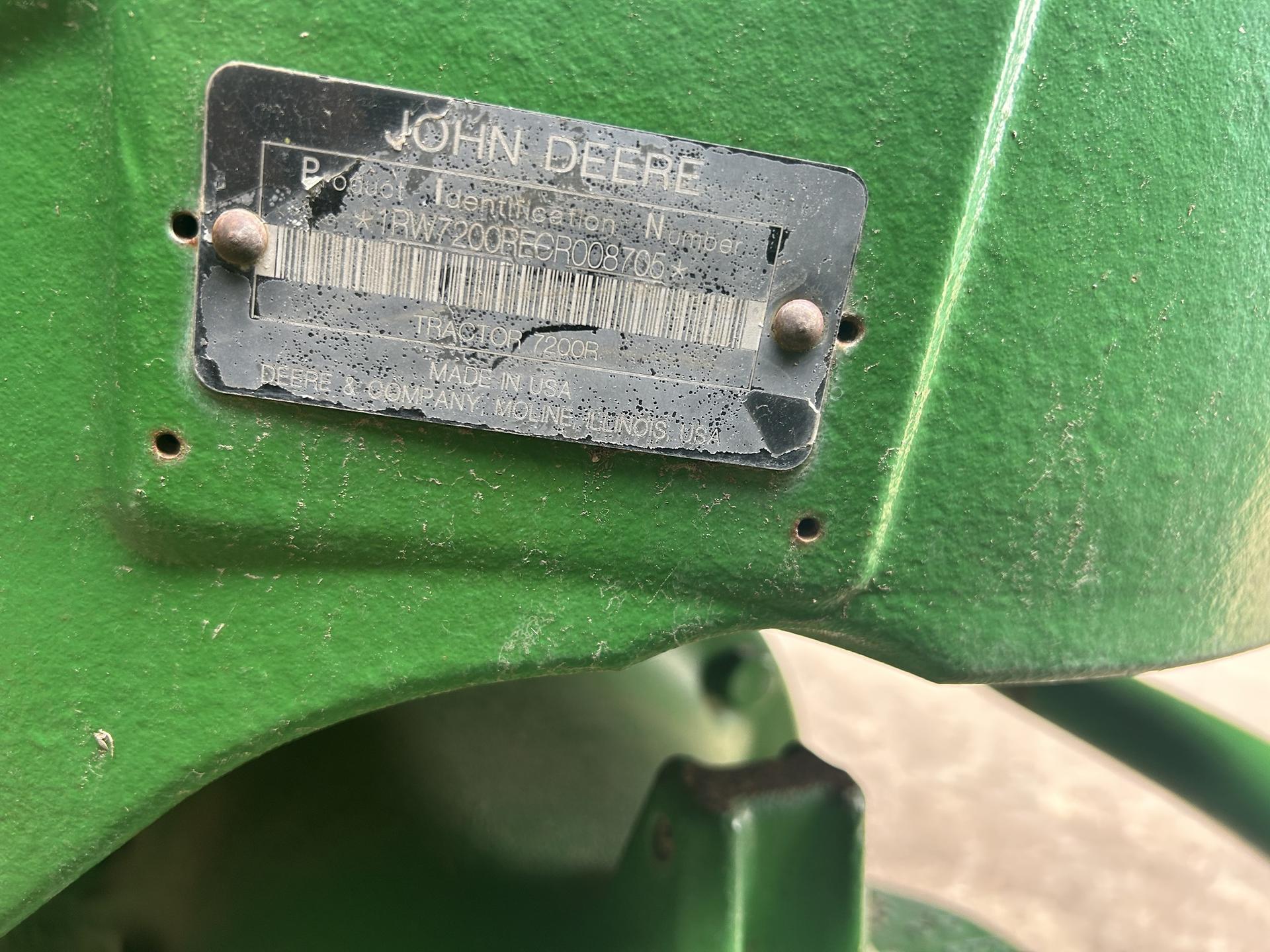 2012 John Deere 7200R Image