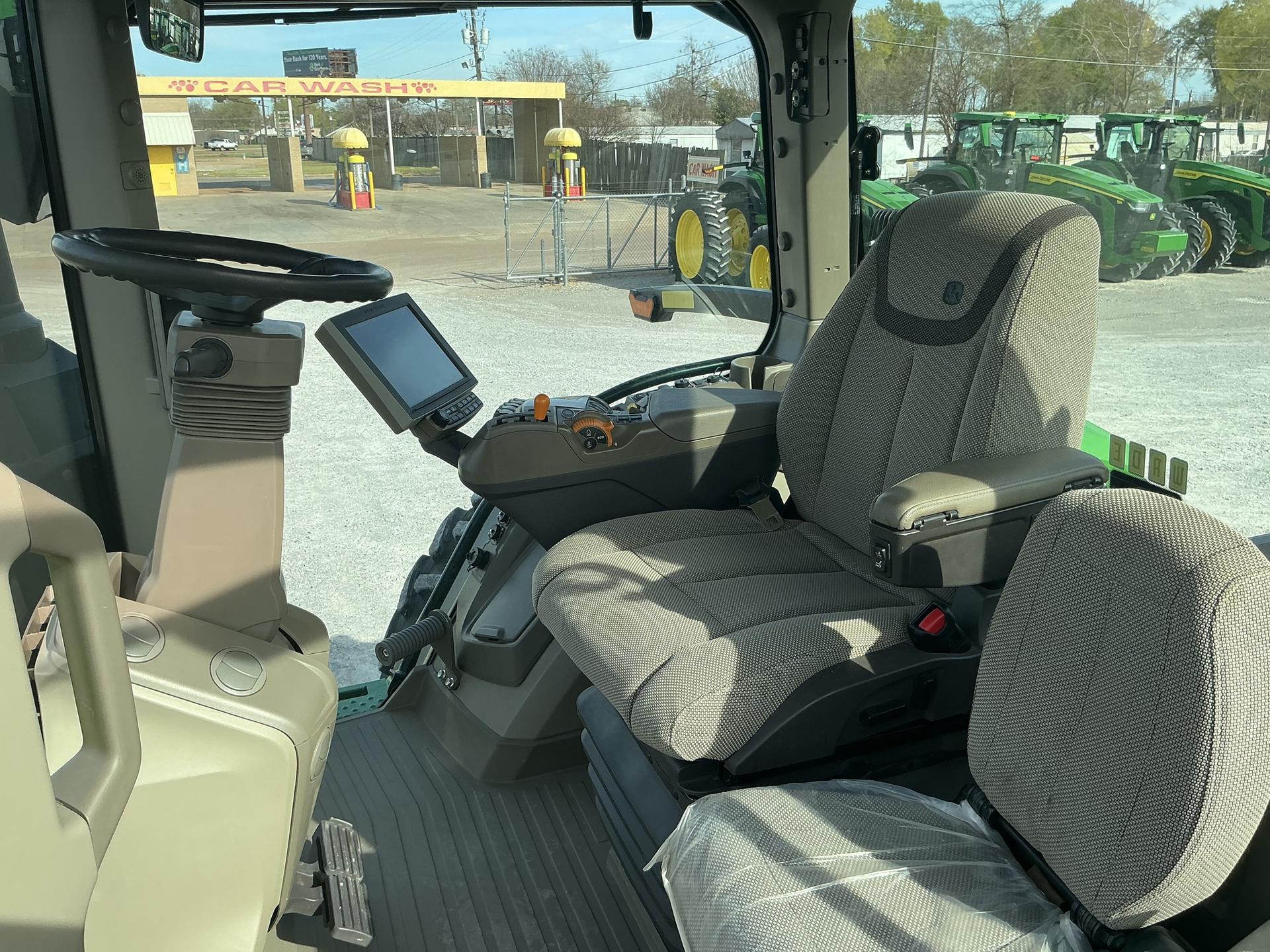 2022 John Deere 8R 280 Image