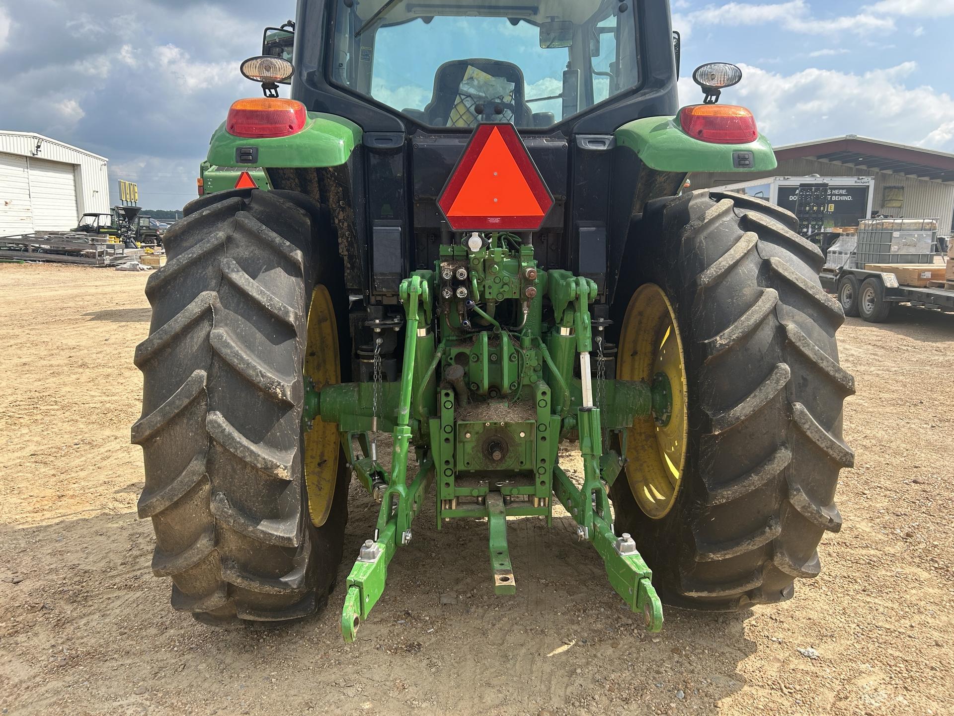 2023 John Deere 6140M Image