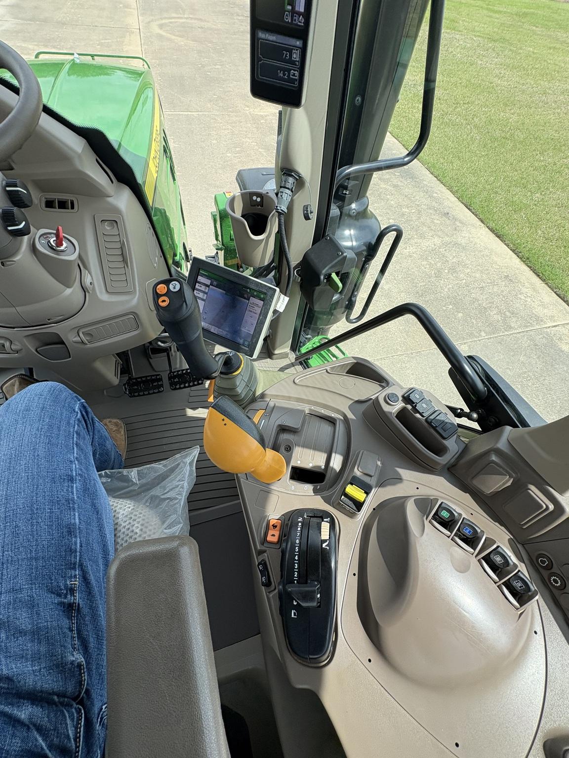 2021 John Deere 6140M Image
