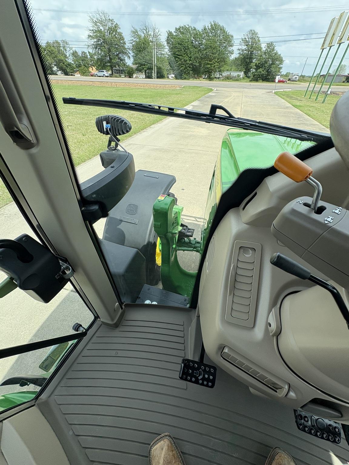 2021 John Deere 6140M Image