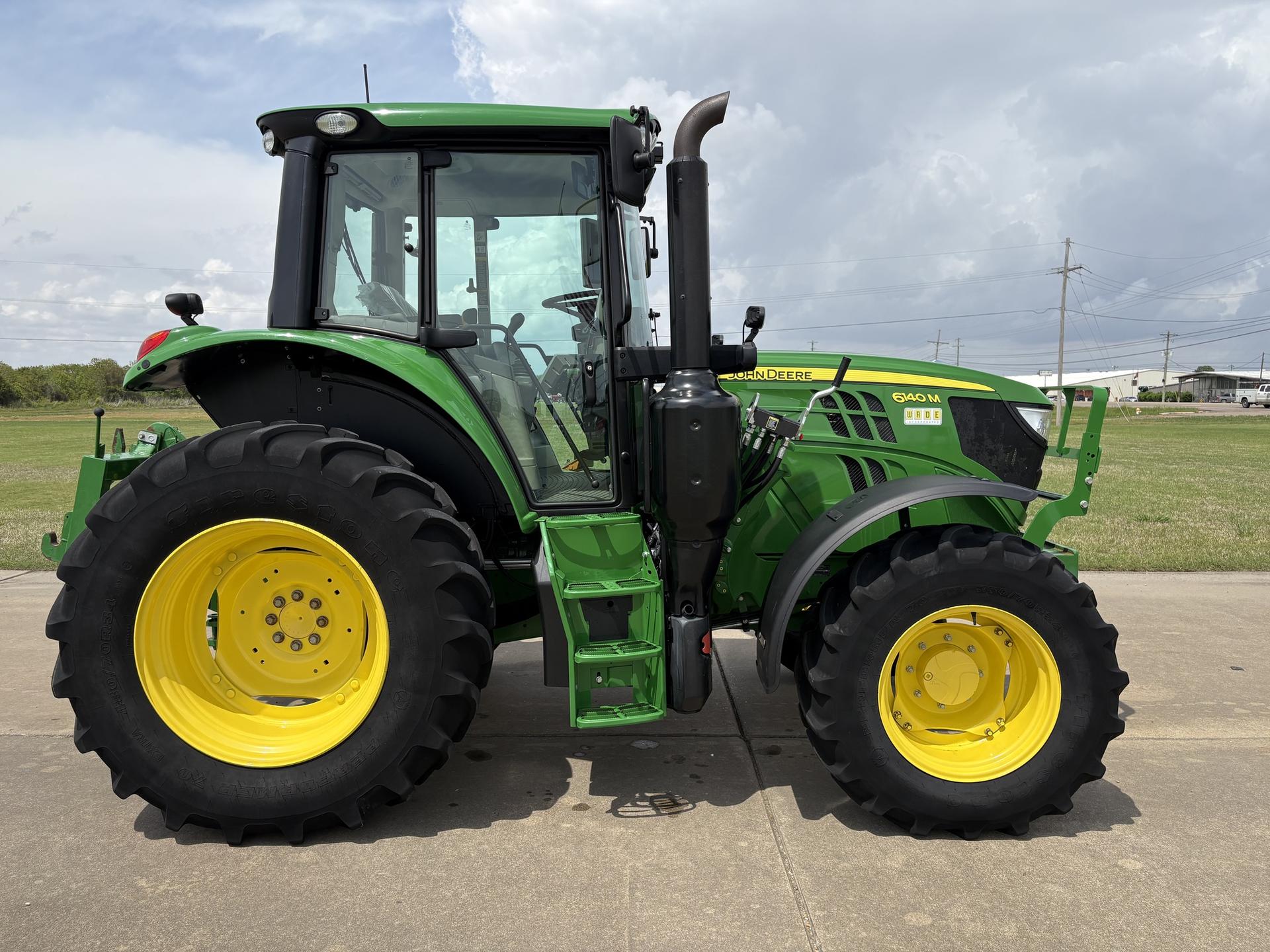2021 John Deere 6140M Image