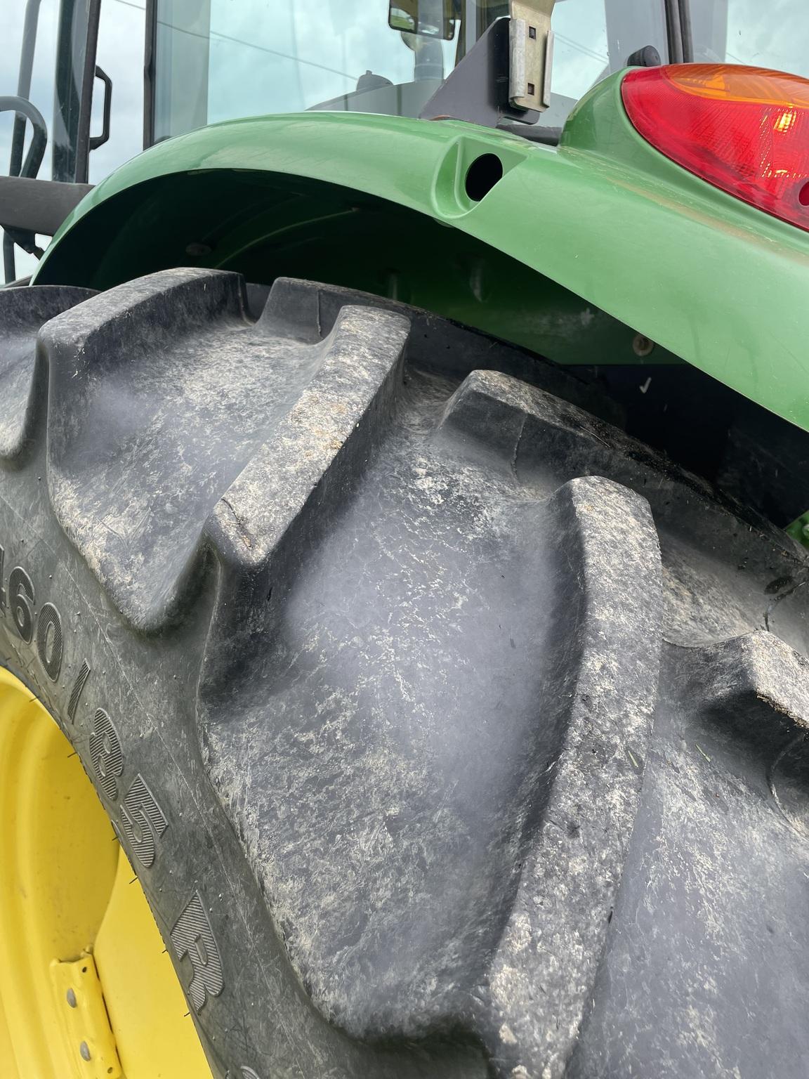 2016 John Deere 6105E Image