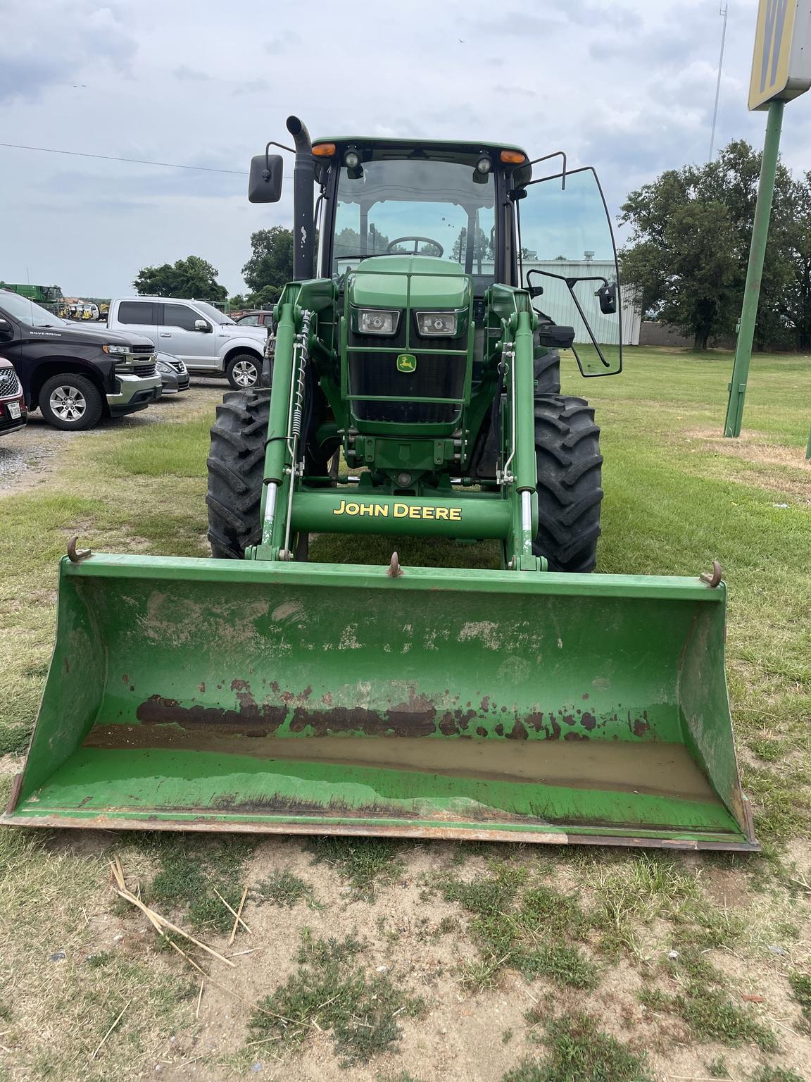2016 John Deere 6105E Image