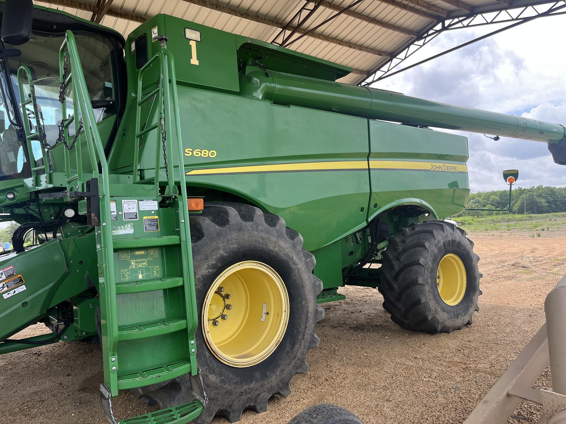 2012 John Deere S680 Image