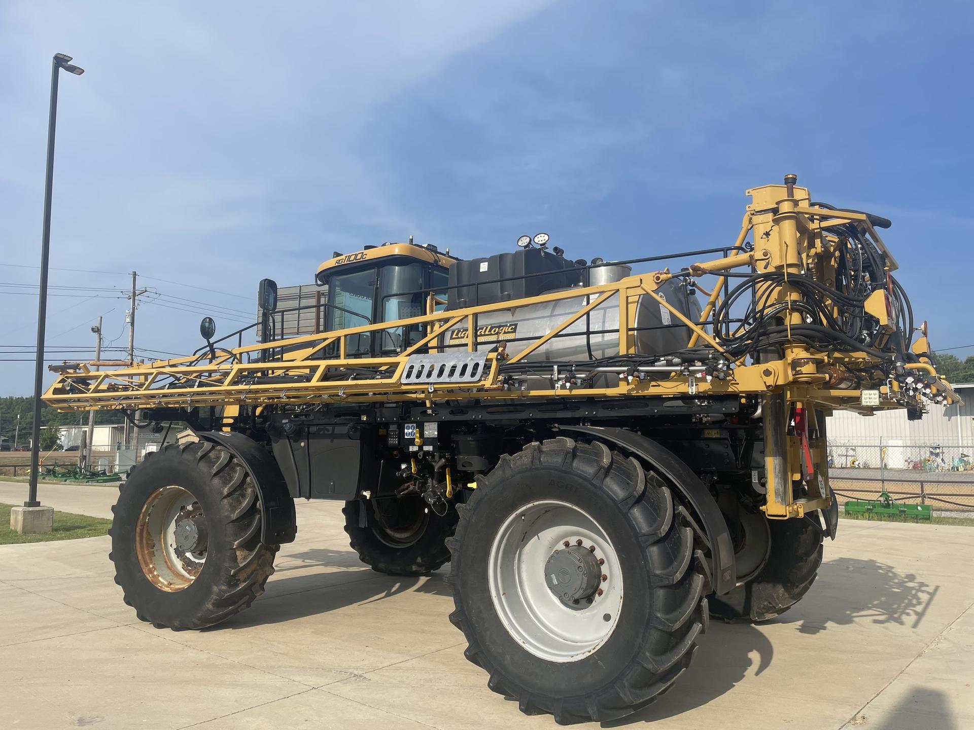 2020 RoGator RG 1100C Image