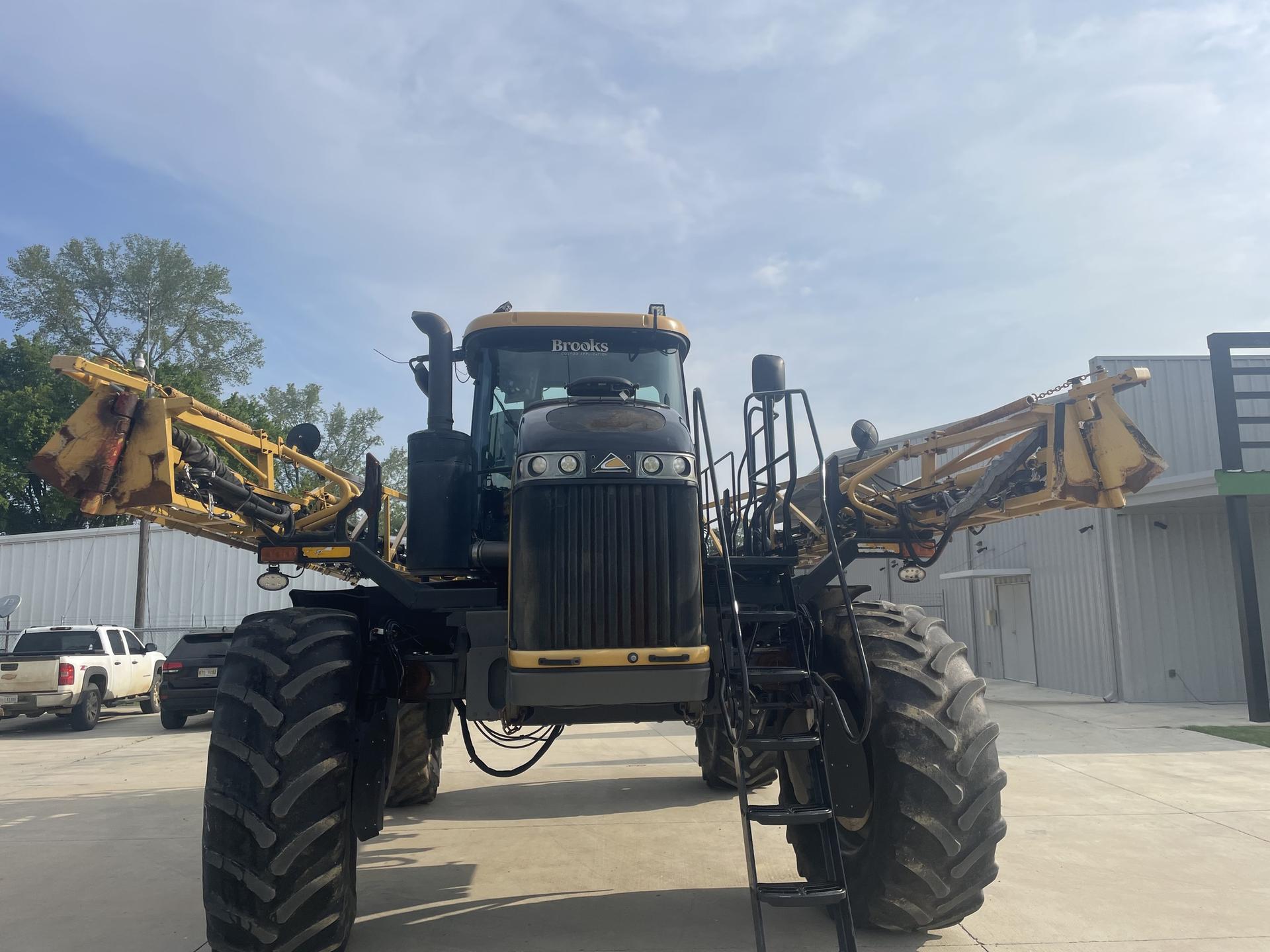 2020 RoGator RG 1100C Image