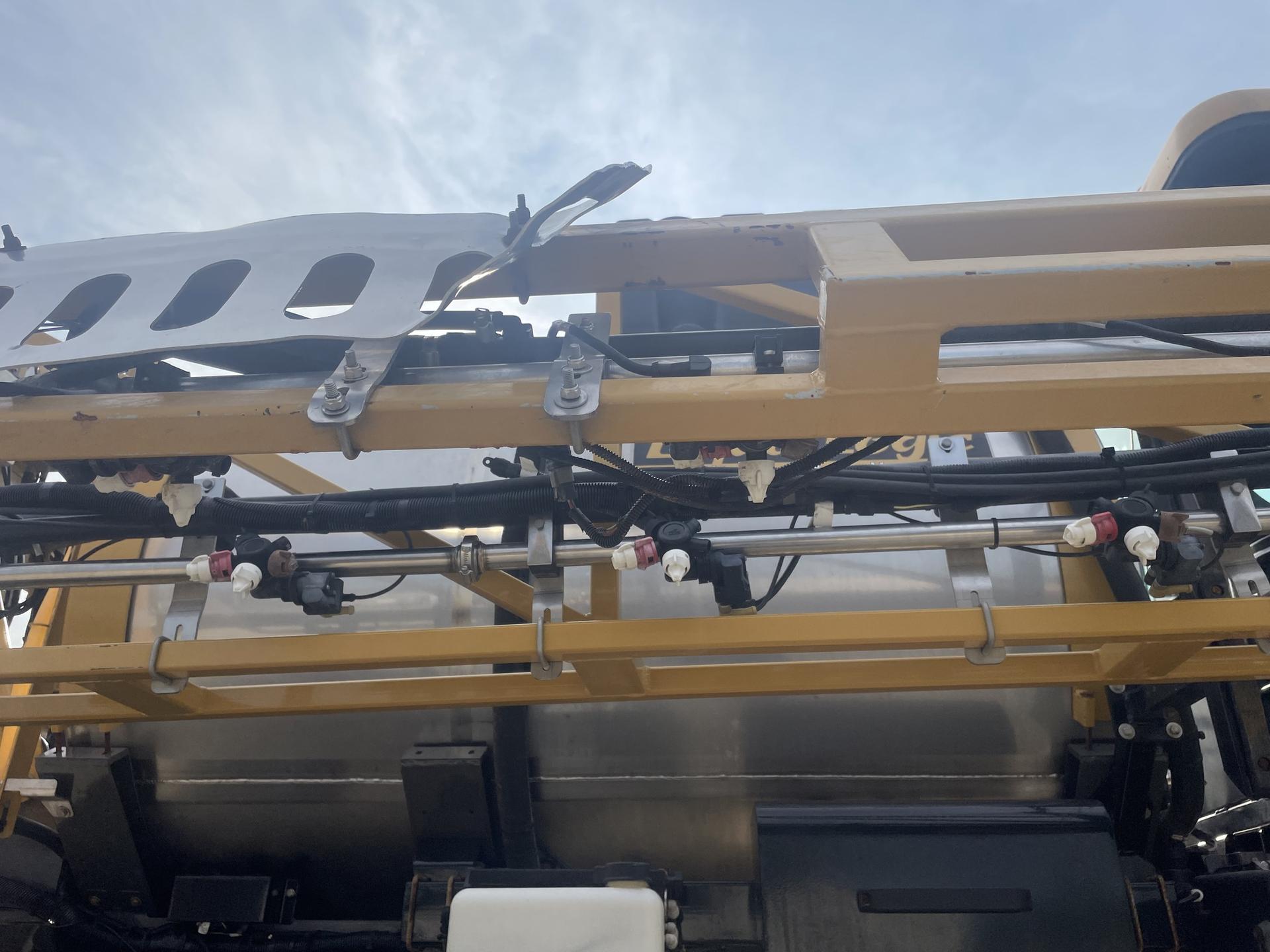 2020 RoGator RG 1100C Image