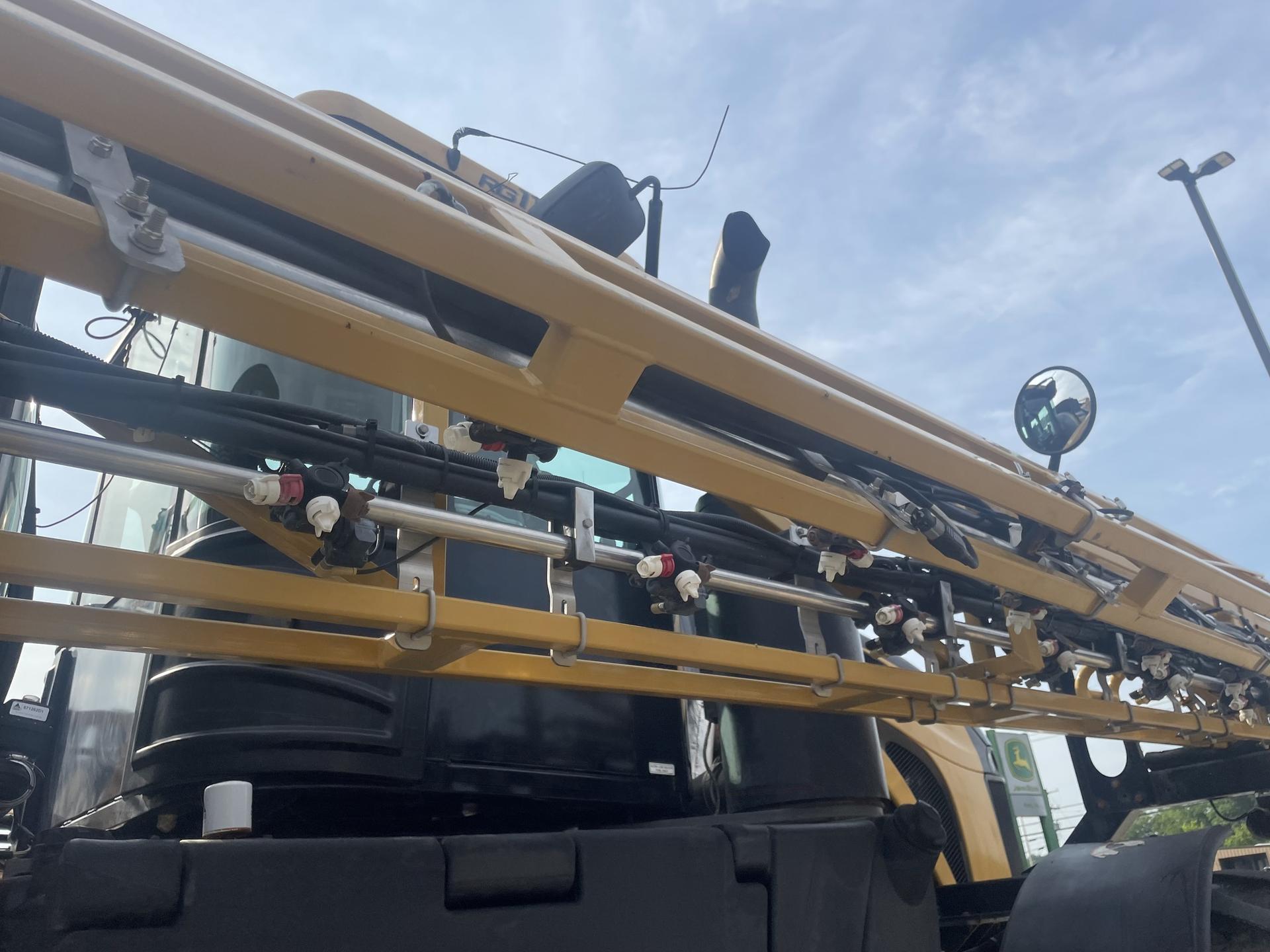 2020 RoGator RG 1100C Image