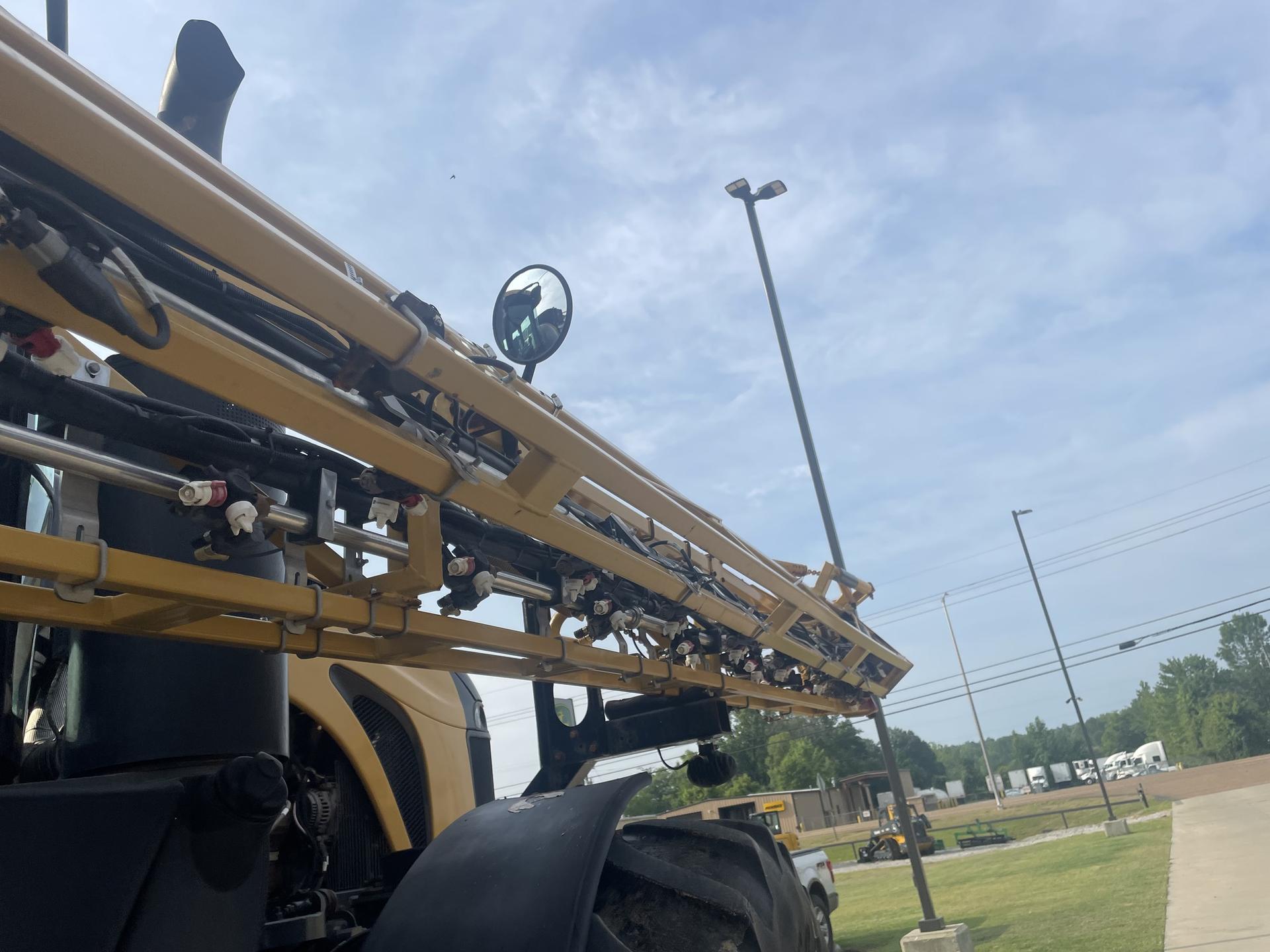2020 RoGator RG 1100C Image