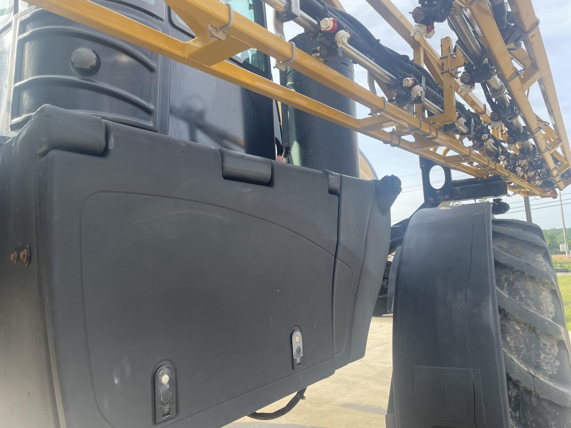 2020 RoGator RG 1100C Image