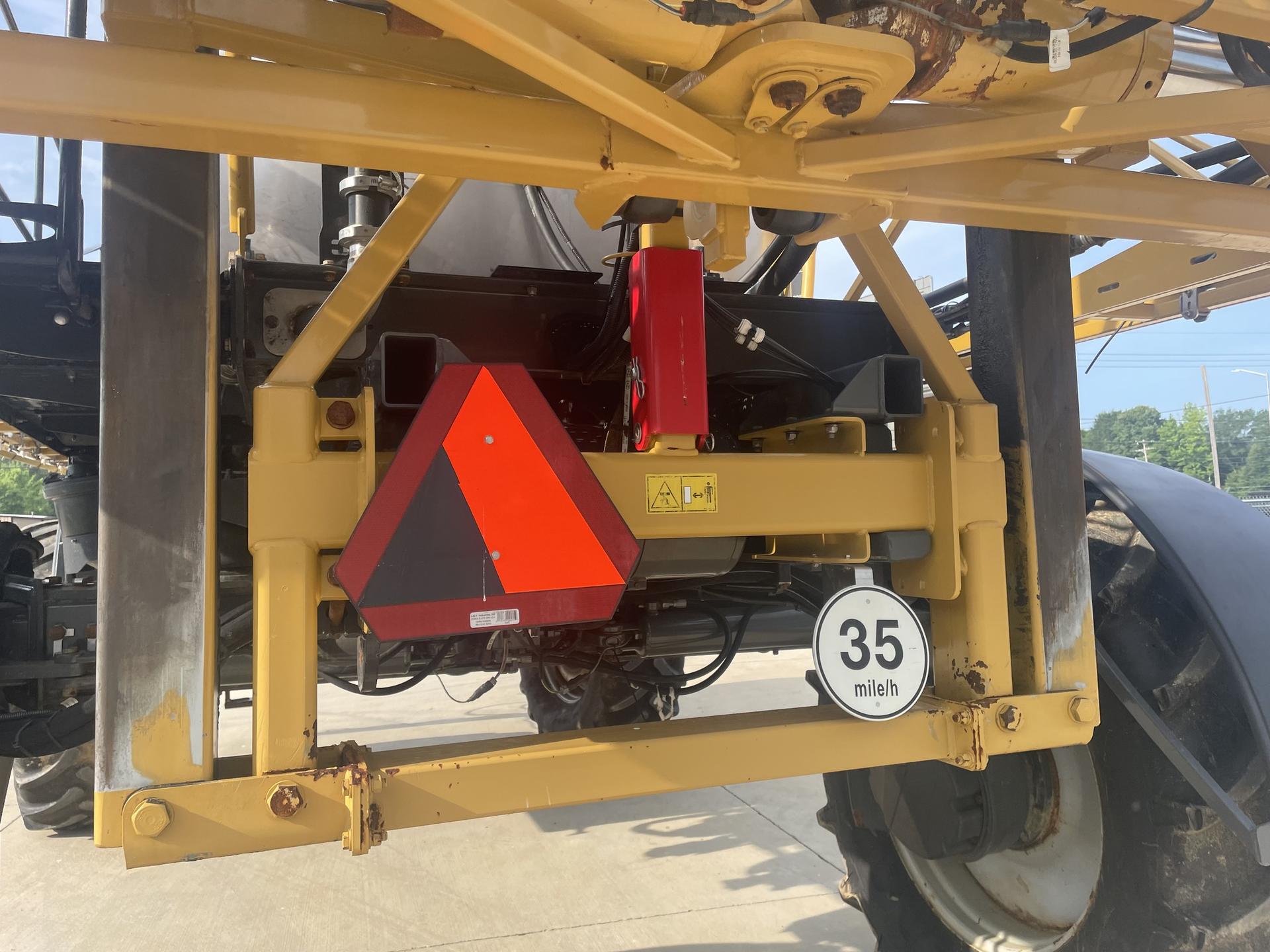 2020 RoGator RG 1100C Image