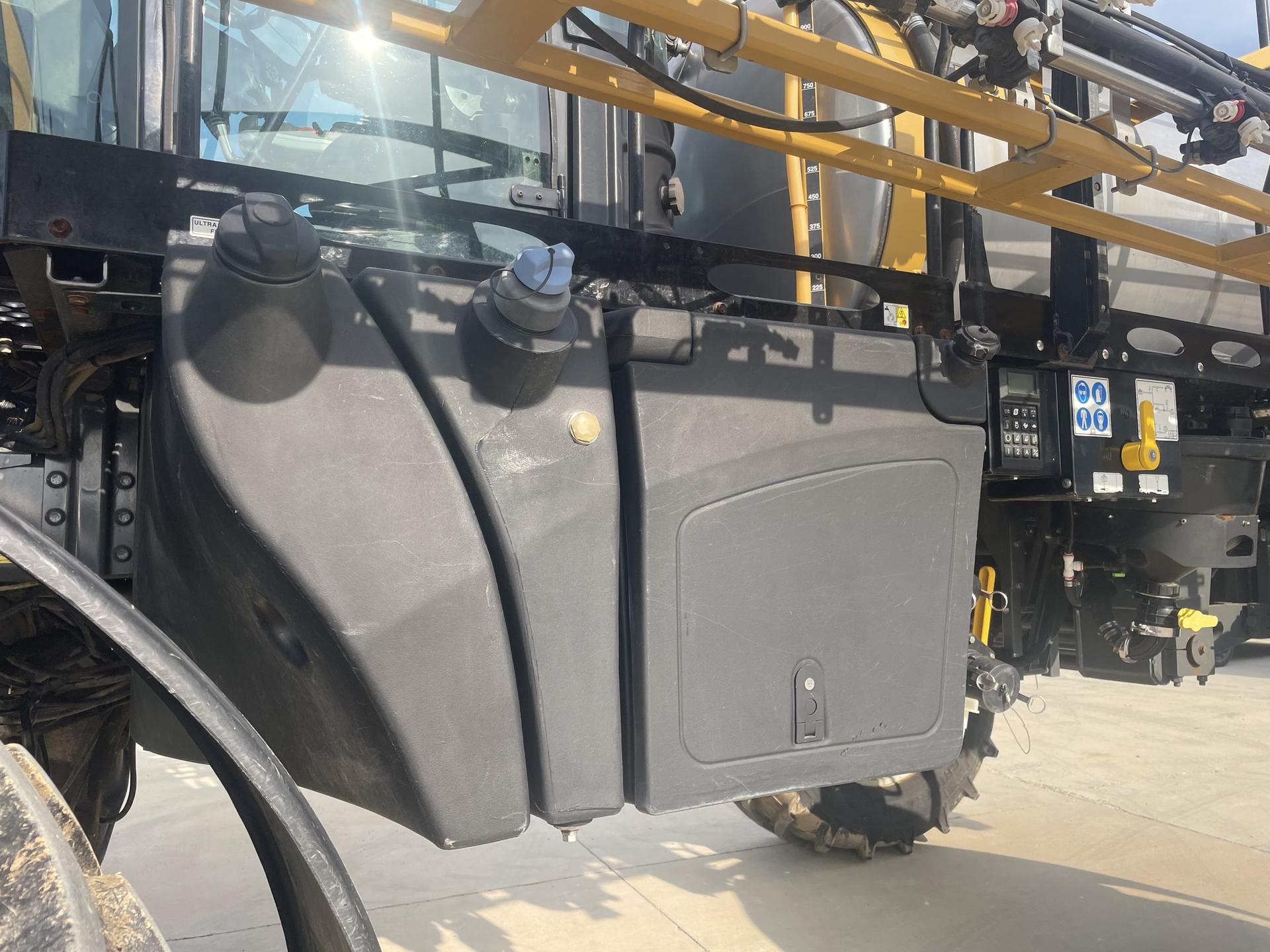 2020 RoGator RG 1100C Image