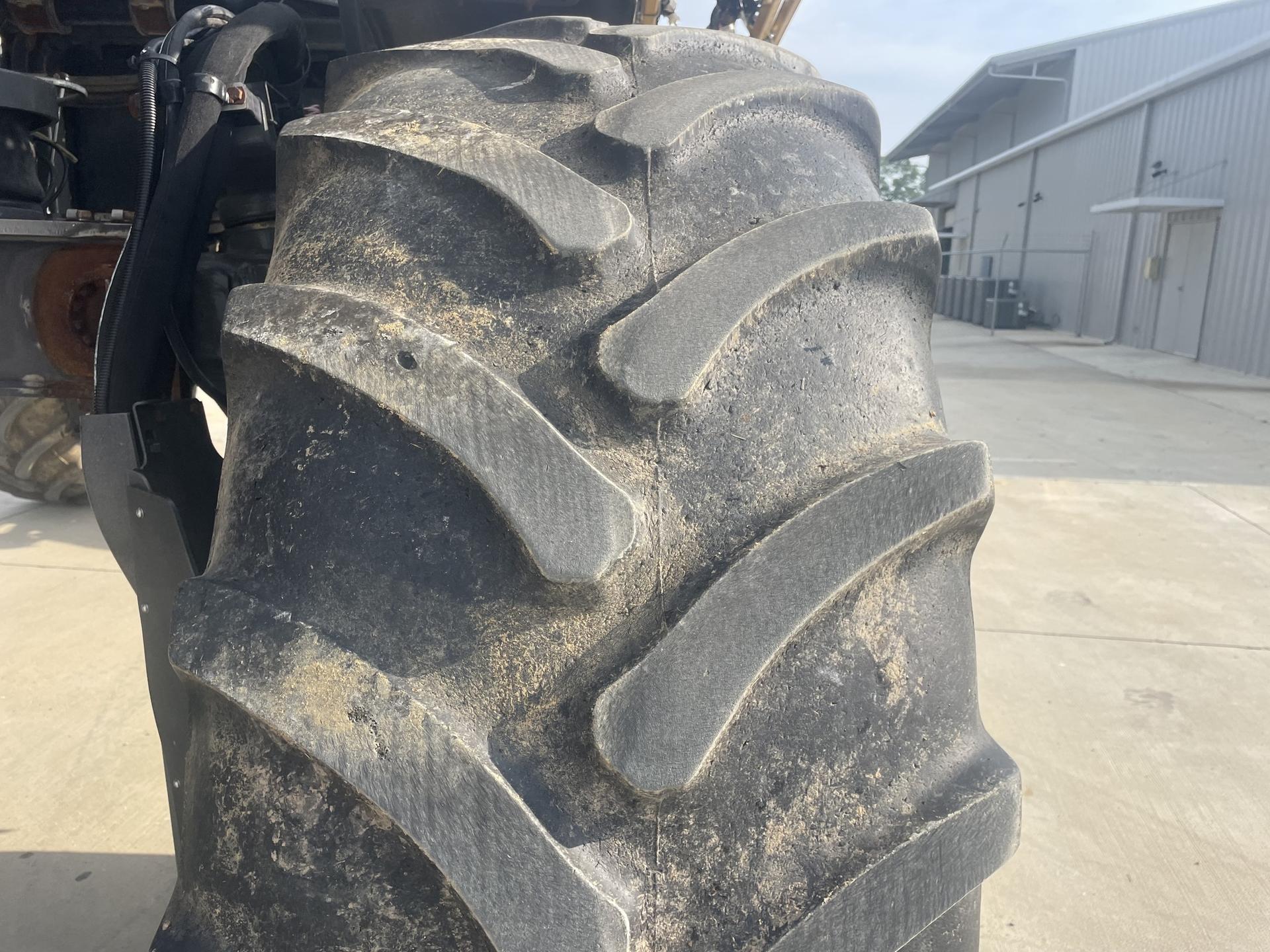 2020 RoGator RG 1100C Image