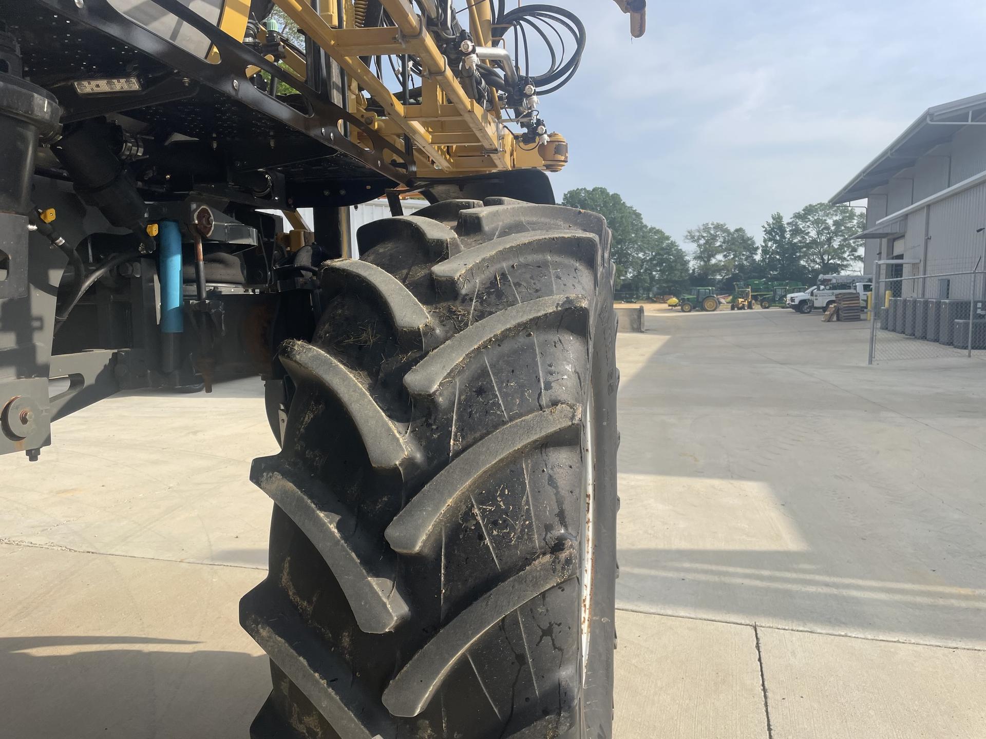 2020 RoGator RG 1100C Image