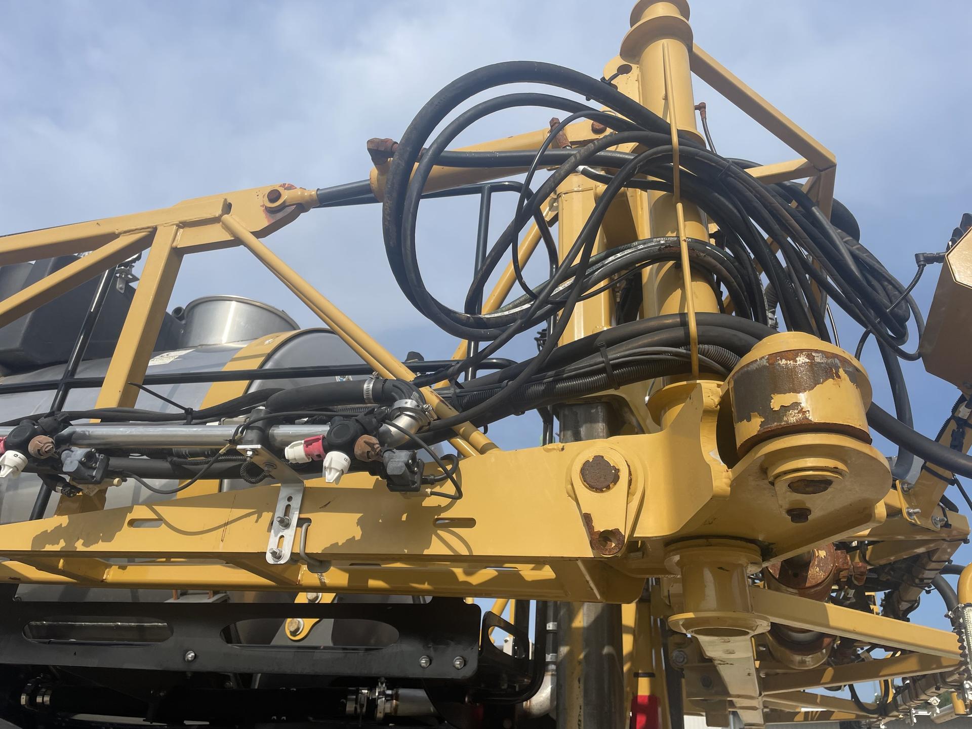 2020 RoGator RG 1100C Image