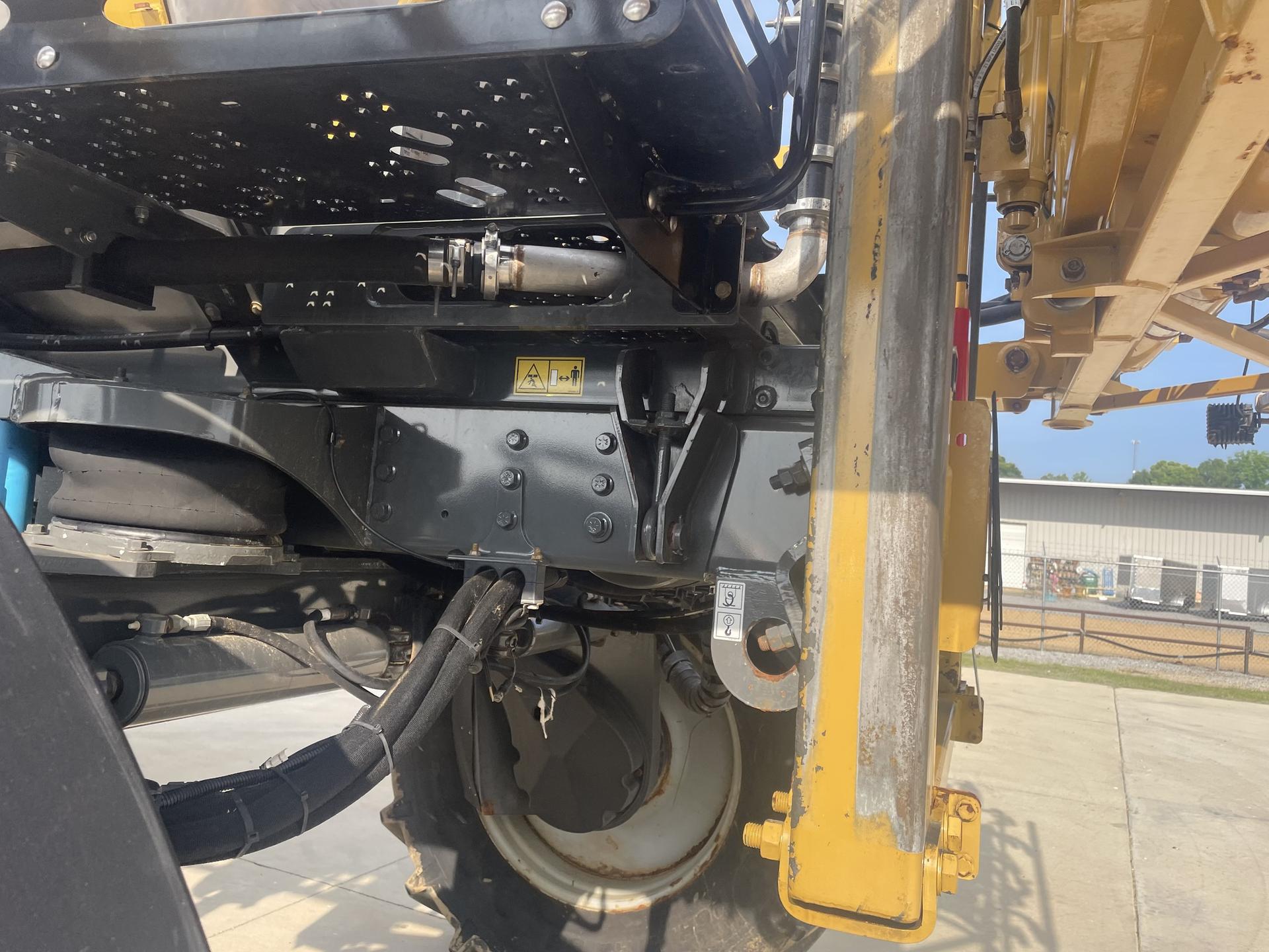2020 RoGator RG 1100C Image