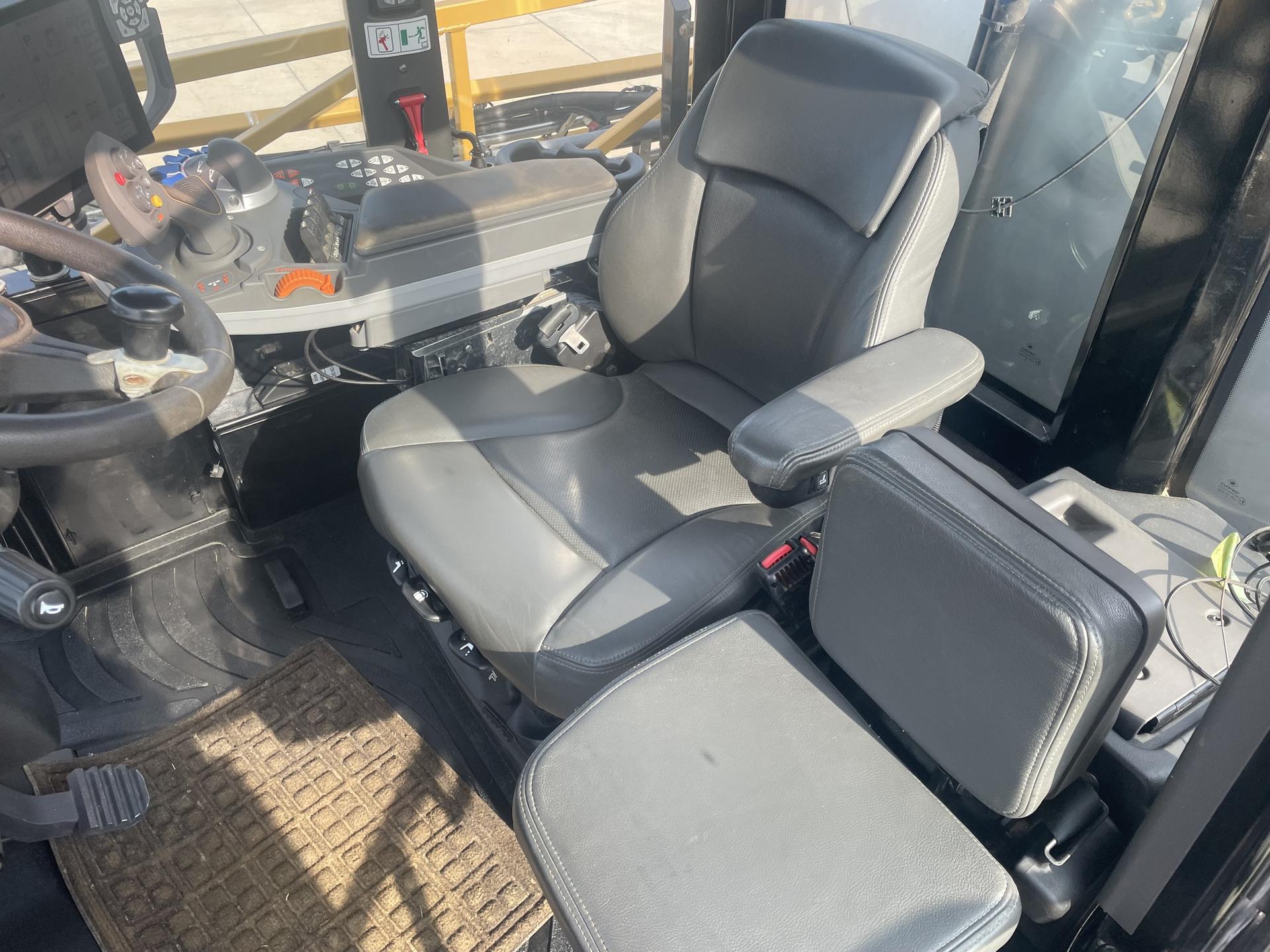 2020 RoGator RG 1100C Image